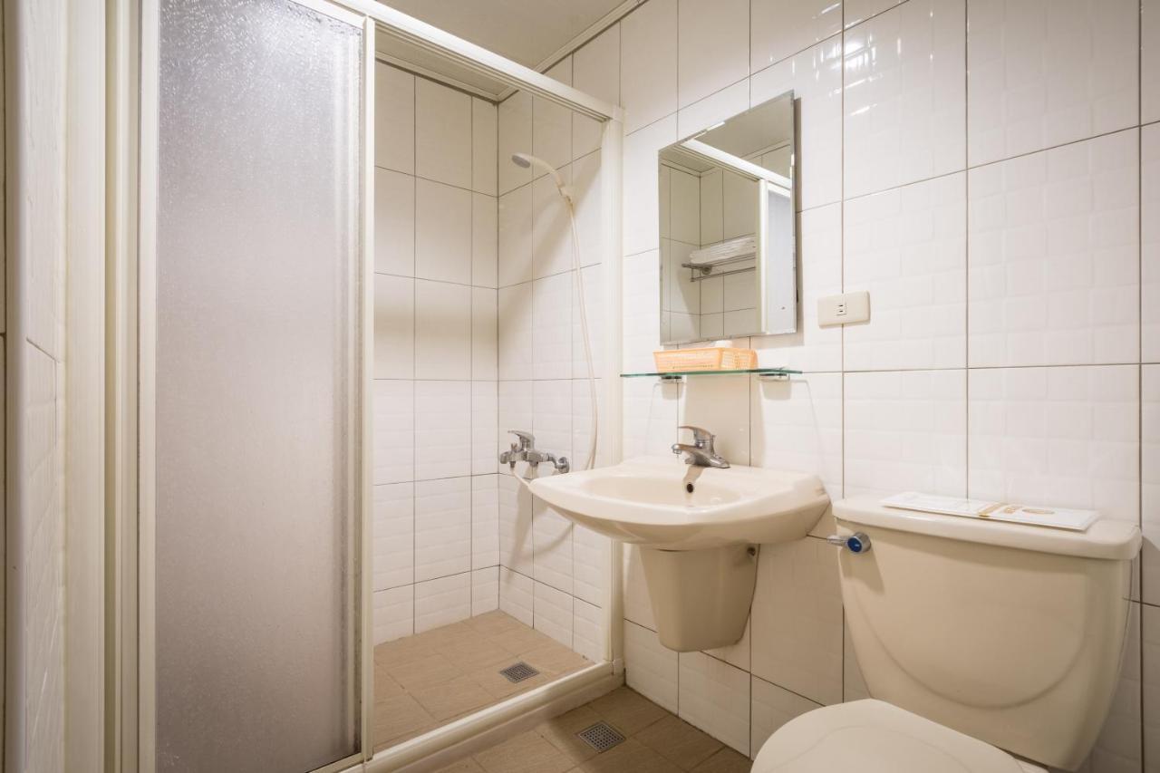 פולי Yadi Hotel מראה חיצוני תמונה