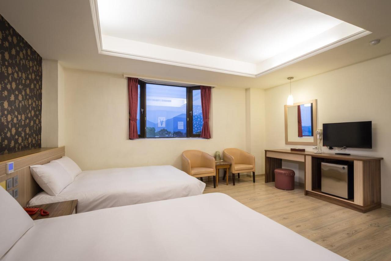פולי Yadi Hotel מראה חיצוני תמונה