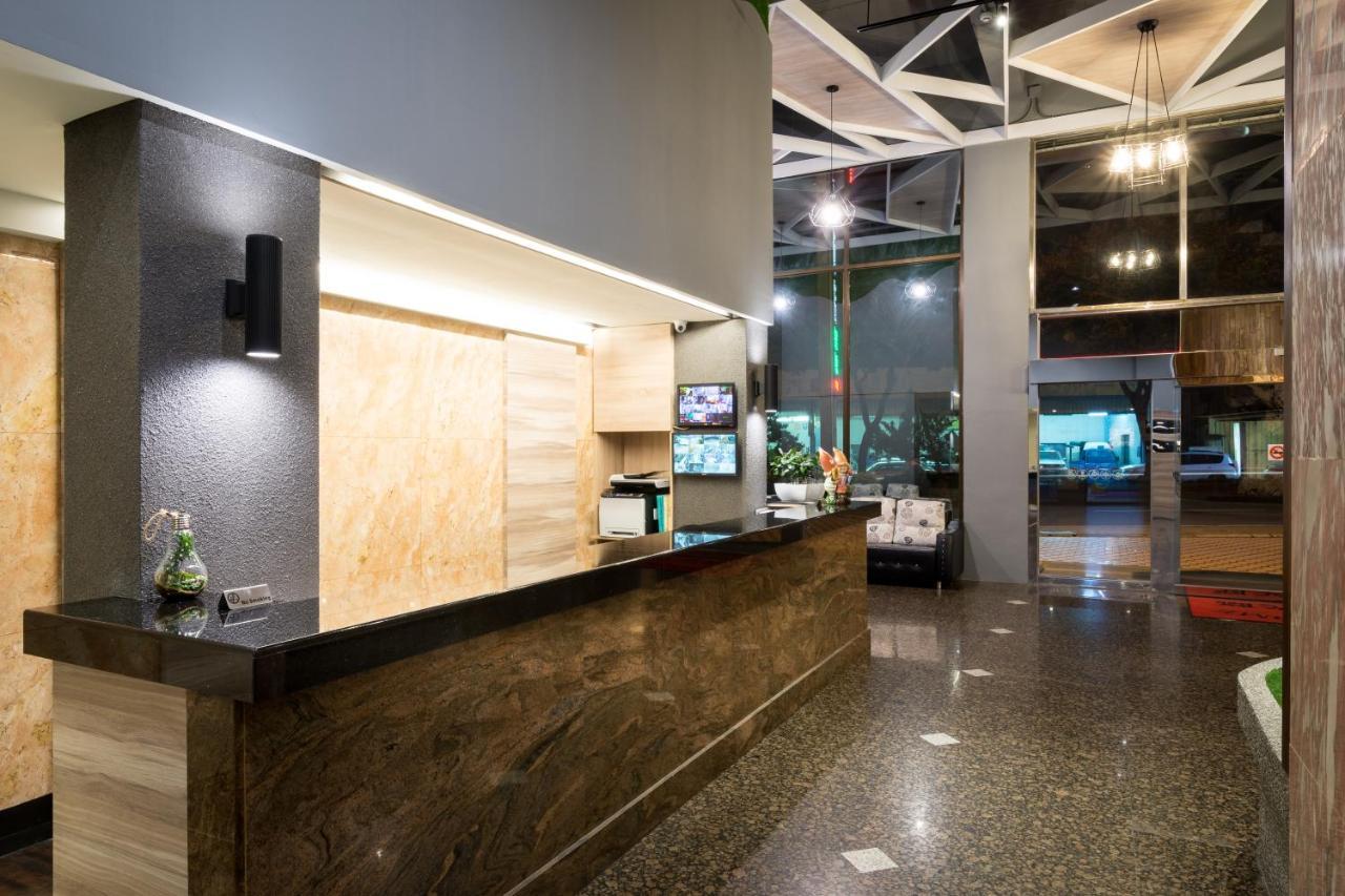 פולי Yadi Hotel מראה חיצוני תמונה