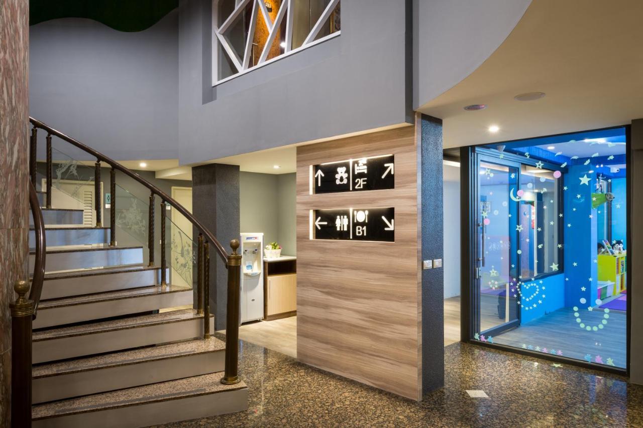 פולי Yadi Hotel מראה חיצוני תמונה